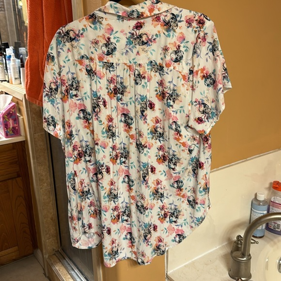 Torrid Flower Skull Button Down Blouse Size 3 - Picture 6 of 6
